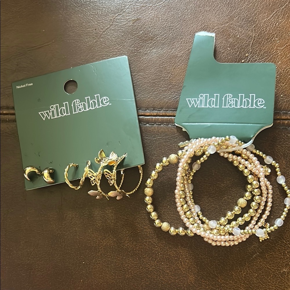 Wild Fable Gold and Pink bracelet, gold hoop set with butterflies new